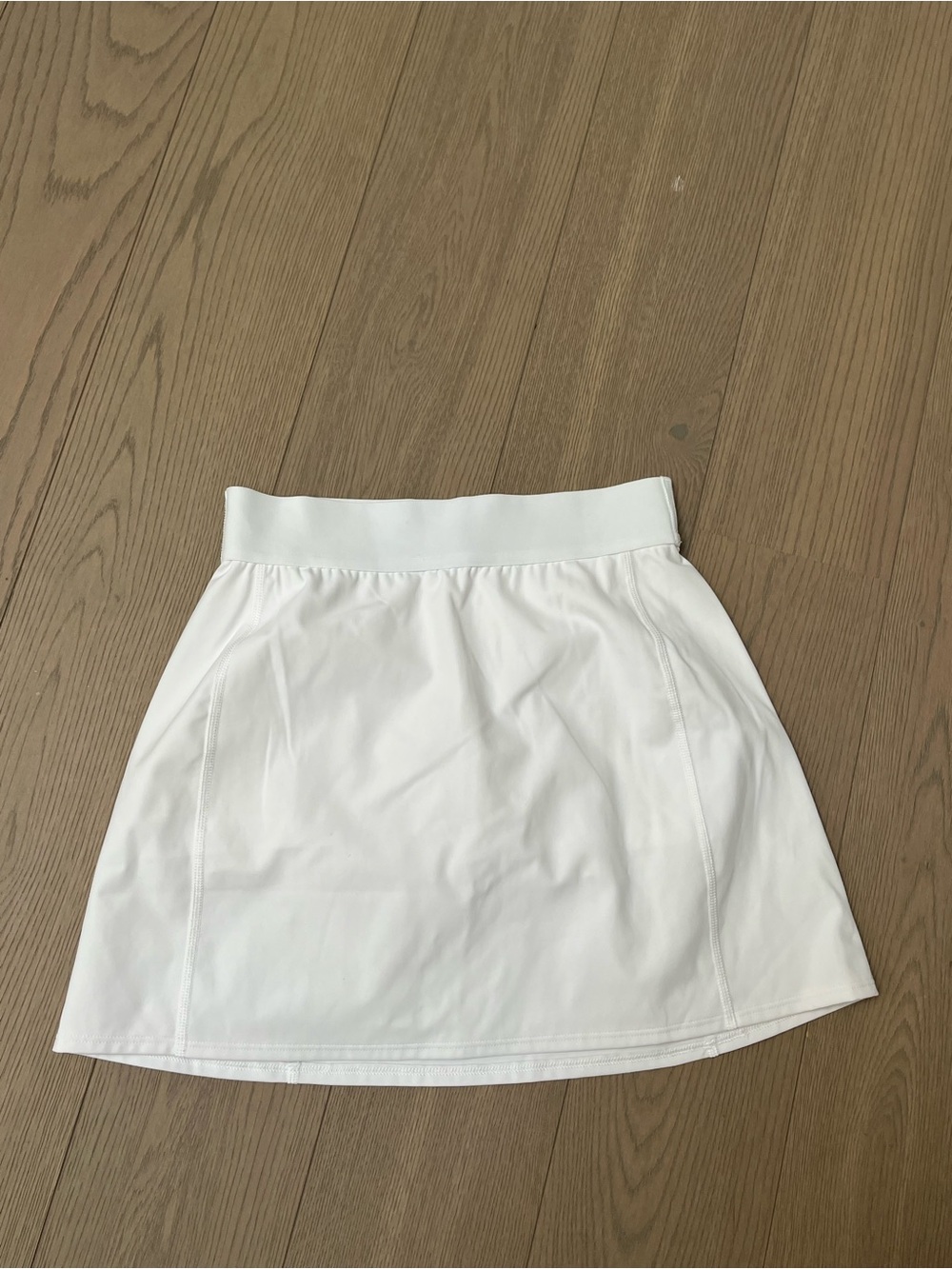 Aritzia white skirt